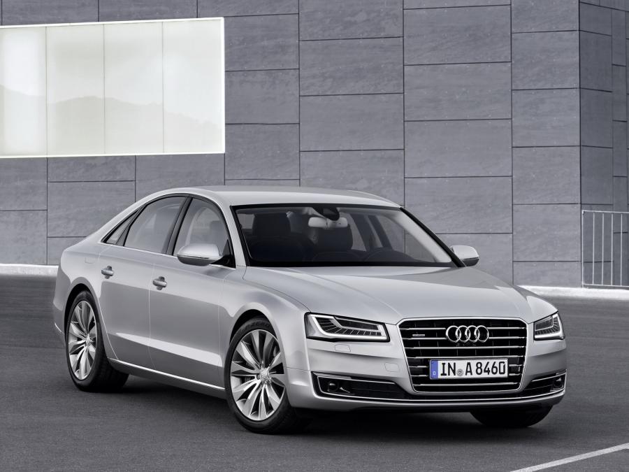  Audi A8 TFSI Quattro (D4) 2013 года  (WW) (фото 2 из 10)